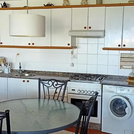 Casa En Playa De Con Jardin Y Vistas Al Mar Razo