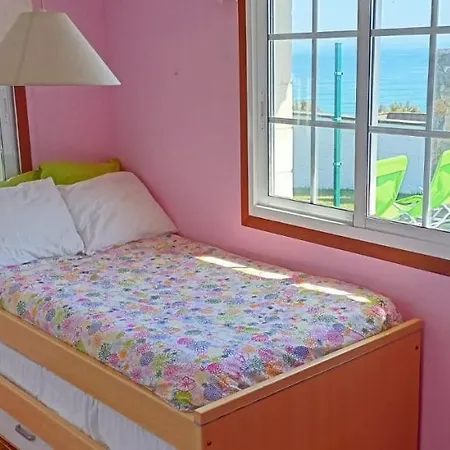 Casa En Playa De Con Jardin Y Vistas Al Mar Nyaraló Razo