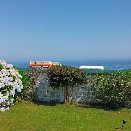 Casa En Playa De Con Jardin Y Vistas Al Mar Holiday home